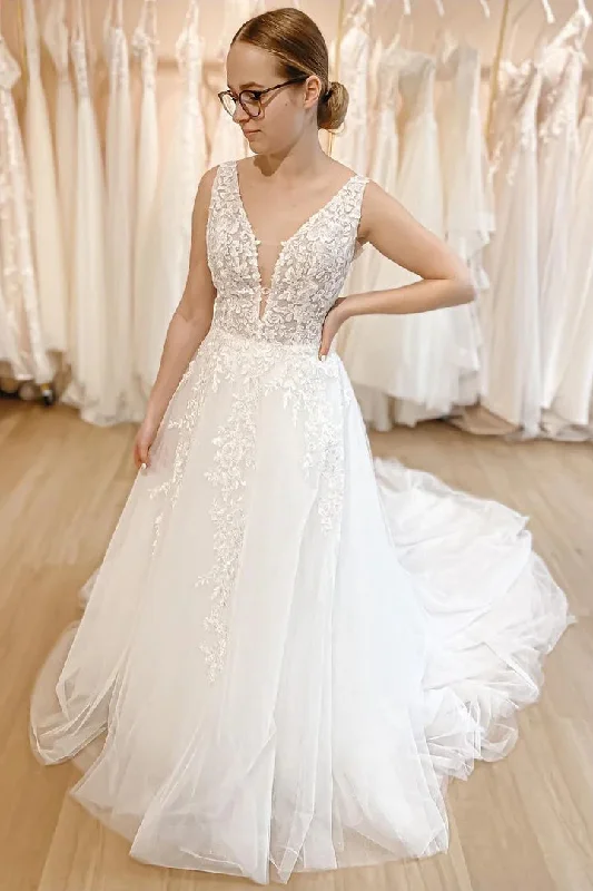 Chic DressElegant A Line V-neckline Tulle Appliques Bridal Gown with Lace Bodice OK1702 Chic DressElegant A Line V-neckline Tulle Appliques Bridal Gown with Lace Bodice OK1702