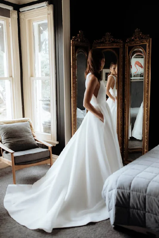 women's glam dressesRoycebridal Elegant Round Neck Satin Long Wedding Dresses with Pockets,Simple Wedding Gown,MW401 women's glam dressesRoycebridal Elegant Round Neck Satin Long Wedding Dresses with Pockets,Simple Wedding Gown,MW401