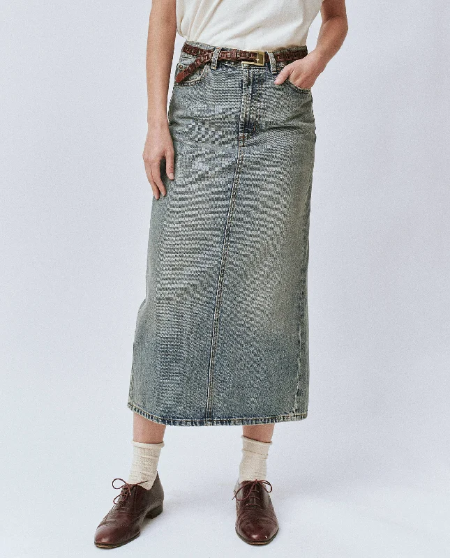 Jeans for Men with a Big BellyThe Column Skirt. -- Monterey Wash