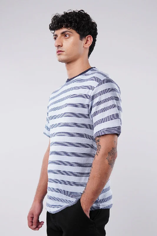 Men's Shirts with Raw-Edge HemlinesStriped Curved Hem T-Shirt - Sky Blue