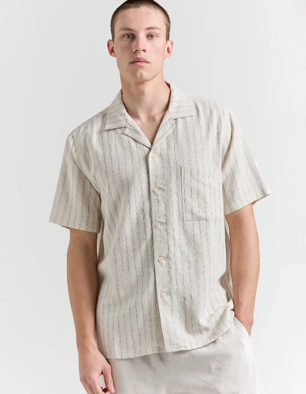 Men's Custom-Fit Pants for a Personalized TouchMaui Linen Blend Shirt - Natural Stripe Men's Custom-Fit Pants for a Personalized TouchMaui Linen Blend Shirt - Natural Stripe