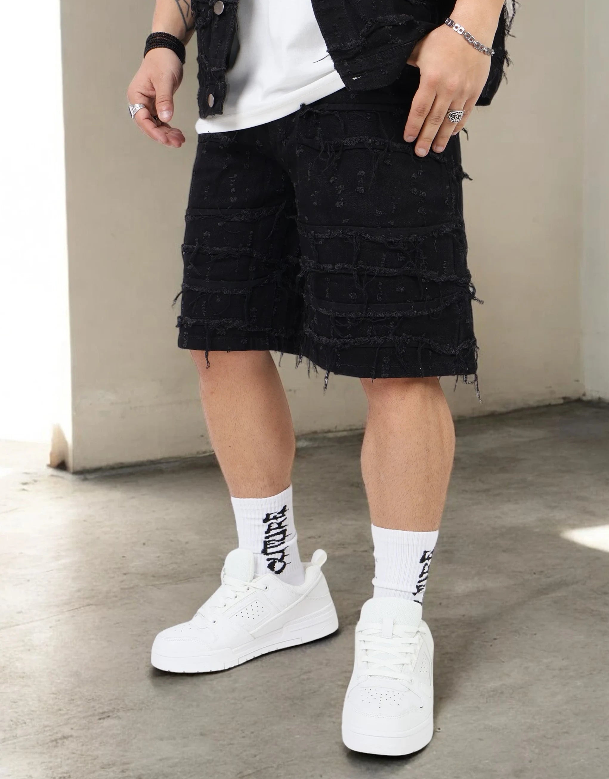 Men's Straight-Leg Jeans for a Classic FitDenim Short