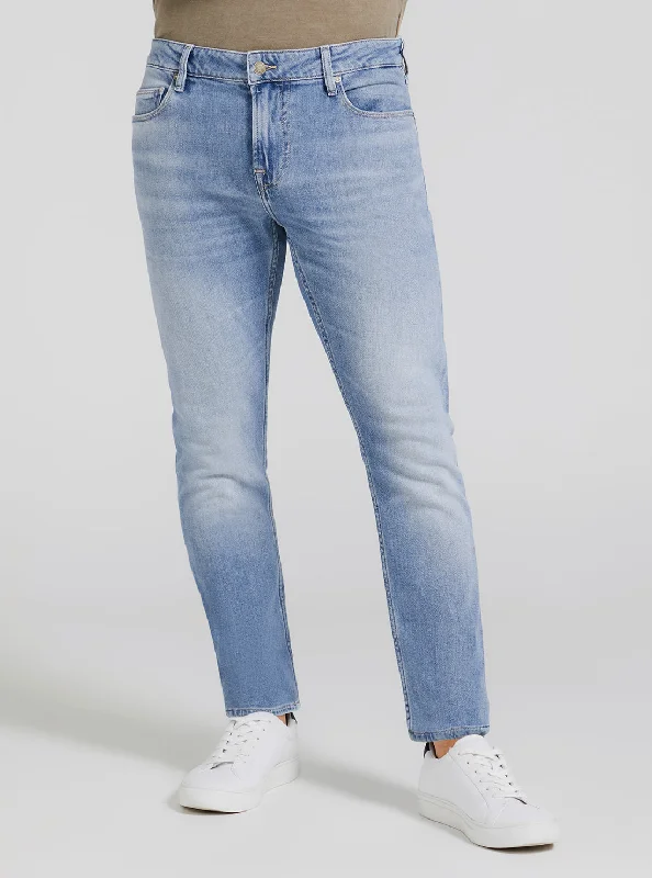 Elegant Straight-Leg Men's JeansEco Low Rise Skinny Fit Chris Denim Jeans In Carry Light Wash Elegant Straight-Leg Men's JeansEco Low Rise Skinny Fit Chris Denim Jeans In Carry Light Wash