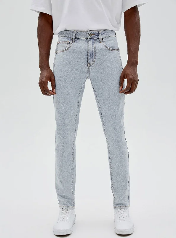 Affordable Men's JeansGuess Originals Mid-Rise Skinny Denim Jeans In Osborn Light Wash Affordable Men's JeansGuess Originals Mid-Rise Skinny Denim Jeans In Osborn Light Wash